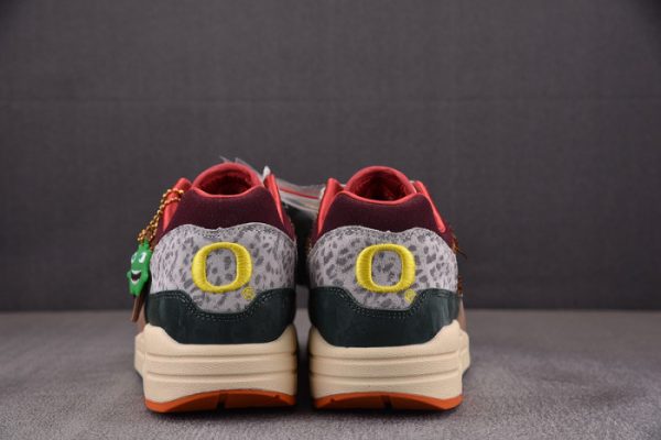 Nike Air Max 1 ''87 Luxe "University Of Oregon Pe 2024" Hq2639-100