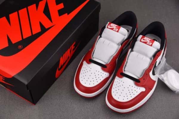 Air Jordan 1 Retro Low OG Chicago (2025) HQ6998-600