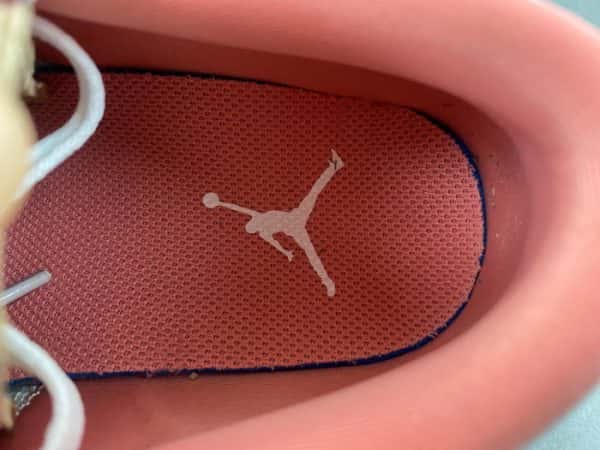 Air Jordan 1 Low "Pink Salt" DC0774-109