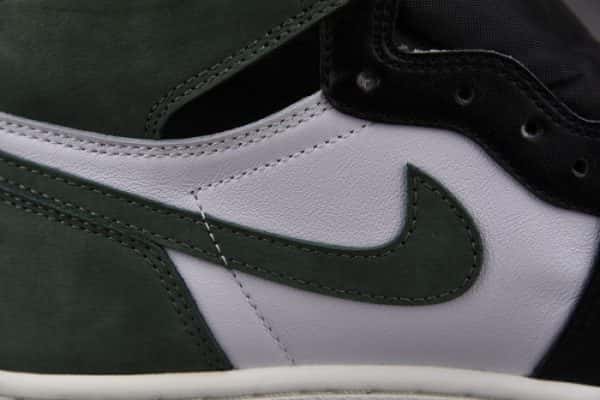 Air Jordan 1 Retro High Og "Clay Green" 555088-135
