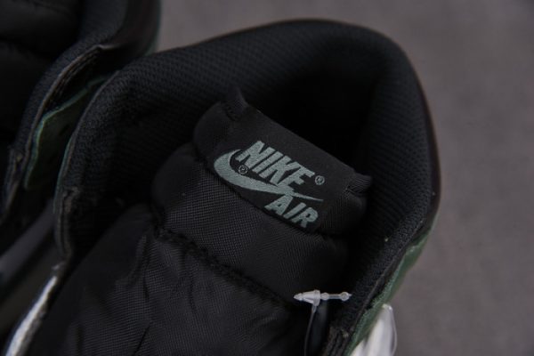 Air Jordan 1 Retro High Og "Clay Green" 555088-135