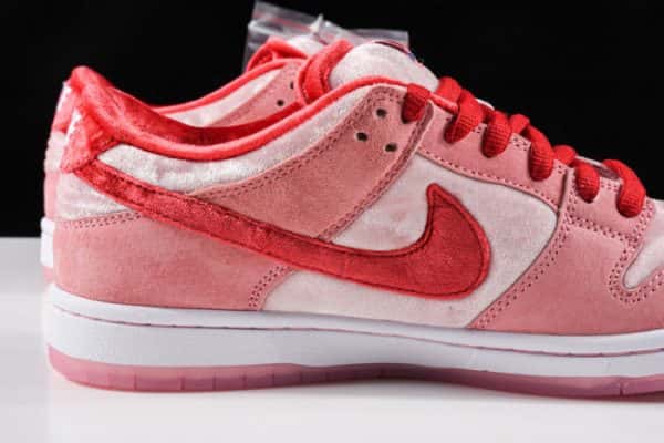 Nike Dunk Sb Low Strangelove Skateboards Ct2552-800