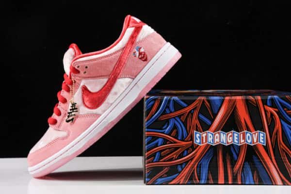 Nike Dunk Sb Low Strangelove Skateboards Ct2552-800