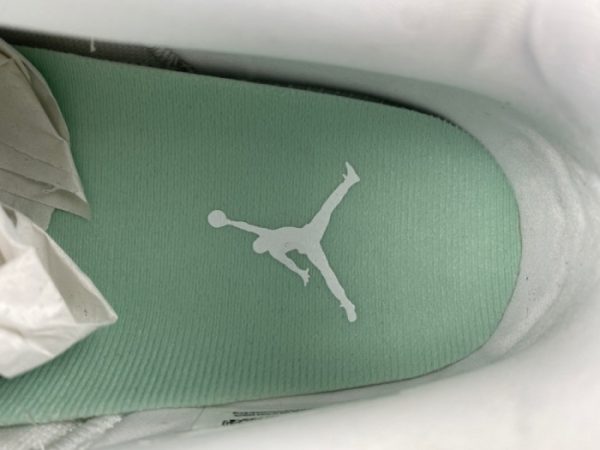 Air Jordan 11 Retro Low Igloo AH7860-103