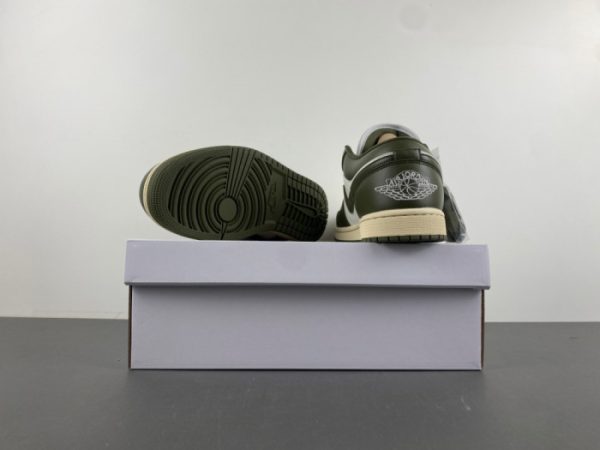 Air Jordan 1 Low ''Medium Olive'' DC0774-122