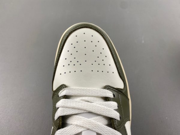 Air Jordan 1 Low ''Medium Olive'' DC0774-122