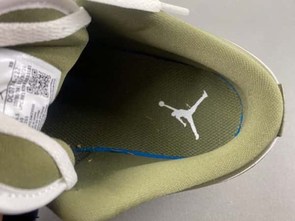 Air Jordan 1 Low ''Medium Olive'' DC0774-122