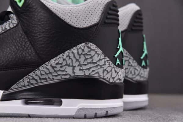 Air Jordan 3 "Green Glow" Ct8532-031