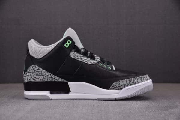 Air Jordan 3 "Green Glow" Ct8532-031