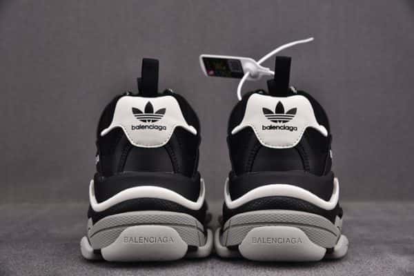 Triples Trainer Sneakers 2000047