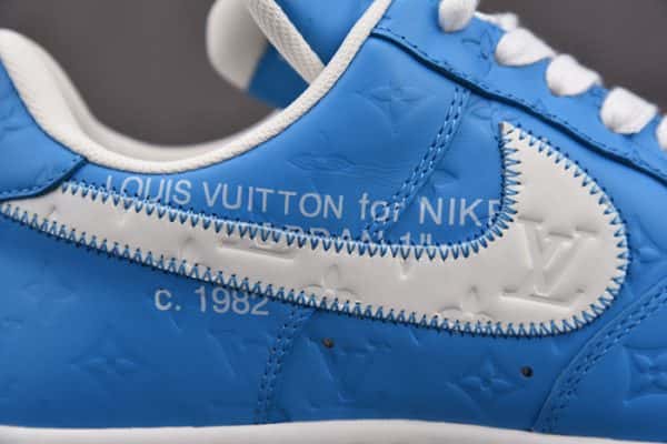 Nike Low Air Force 1 X Light Bule