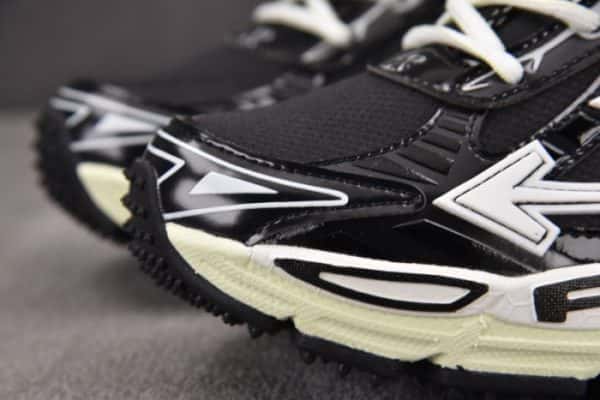 OFW Be Right Back BRB000018