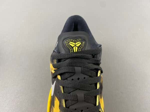 Nike Kobe 8 Xdr ''Black Yellow'' 555286-077