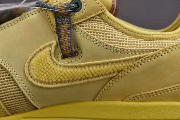 Travis Scott Nike Air Max 1 Wheat Do9392-700