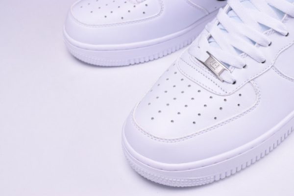 Nike S*P*E Air Force 1 One High White World Famous 698696-100