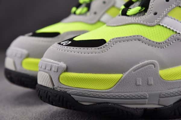 Triples Trainer Sneakers 2000064