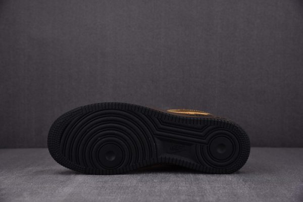 Nike Low Air Force 1 X Gold