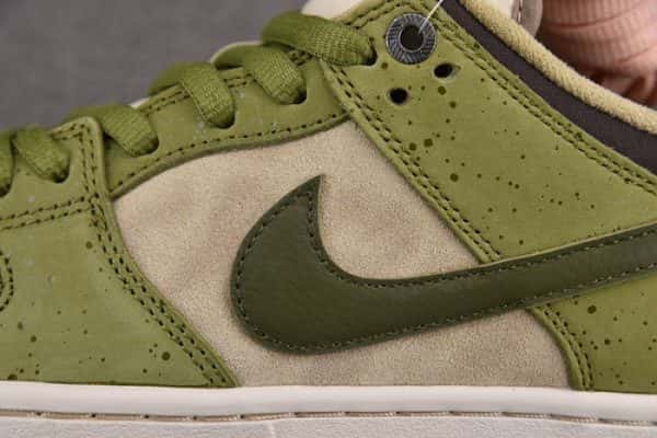 Yuto Horigome X Nike SB Dunk Low Asparagus HF8022-300
