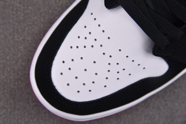 Jordan 1 Low SE Black Toe (2025) IB8971-106