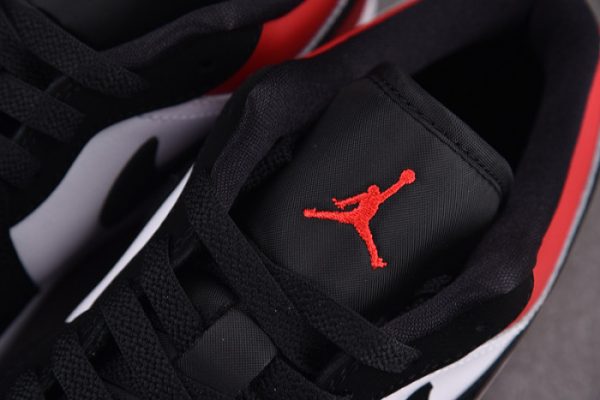 Jordan 1 Low SE Black Toe (2025) IB8971-106