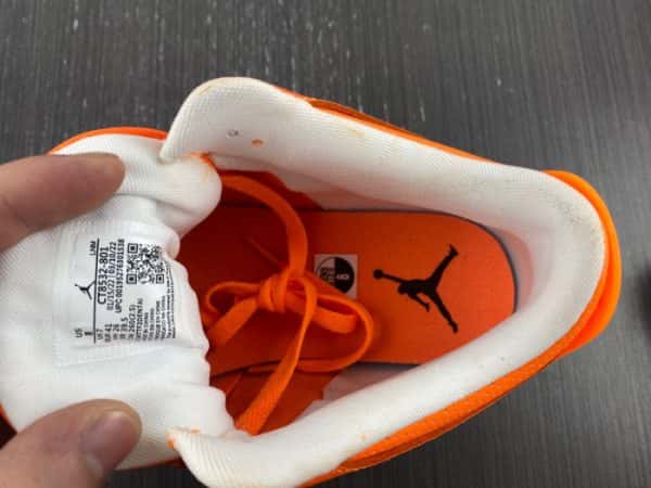 Air Jordan 3 Retro "Orange" Ct8532-801