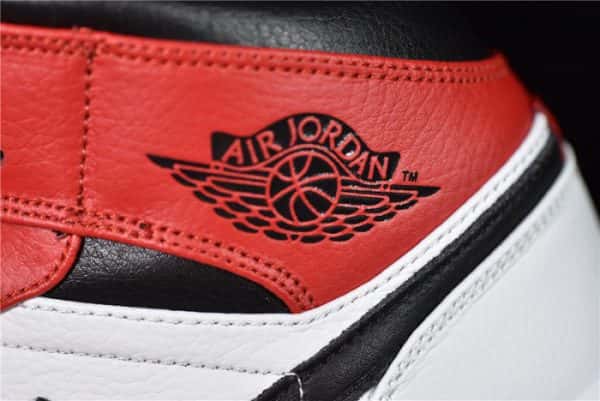 Air Jordan 1 Mid Chicago 554724-173