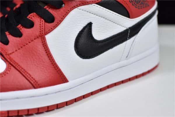 Air Jordan 1 Mid Chicago 554724-173