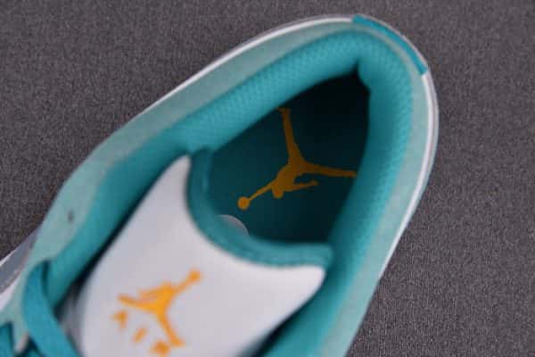 Air Jordan 1 Low Se New Emerald Dn3705-301