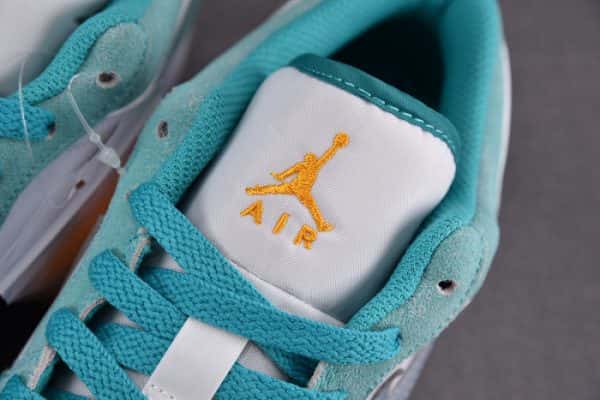 Air Jordan 1 Low Se New Emerald Dn3705-301