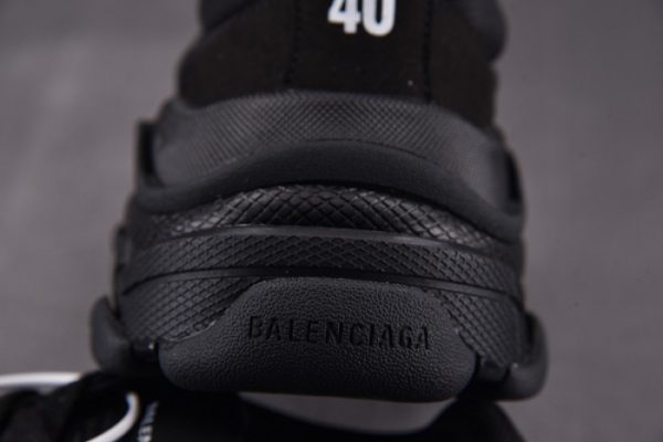 Triples Trainer Sneakers 2000058