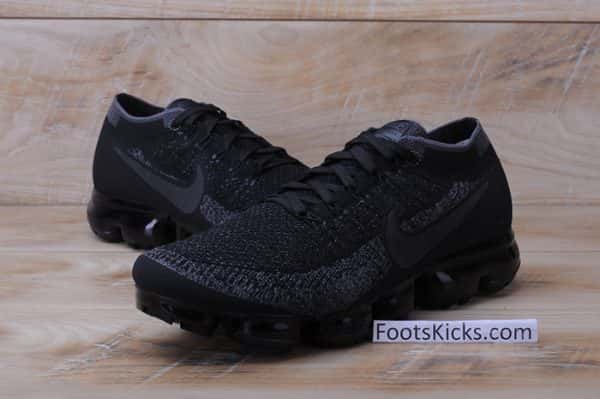 Nikelab Air Vapormax Flyknit "Triple Black" - 899473 003