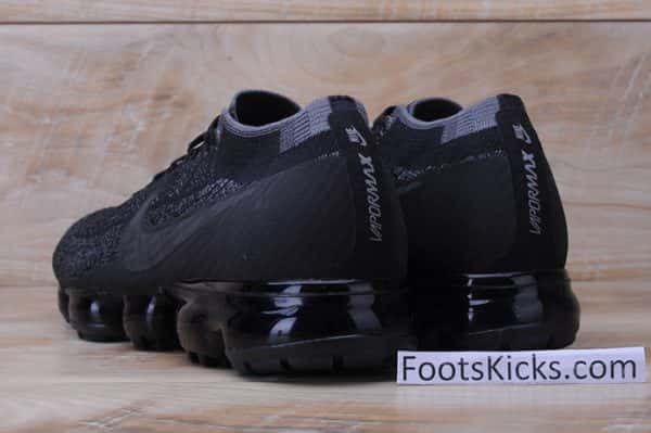 Nikelab Air Vapormax Flyknit "Triple Black" - 899473 003
